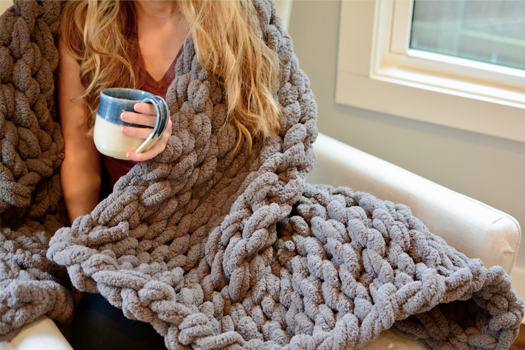 Chunky Knit Blanket in Dark Gray