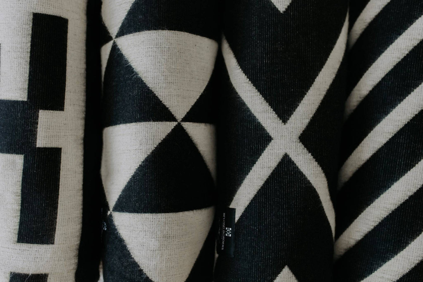 Diamante Blanket - Natural / Black