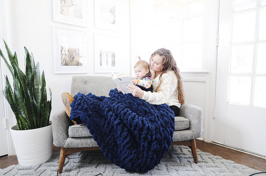 Chunky Knit Blanket in Navy
